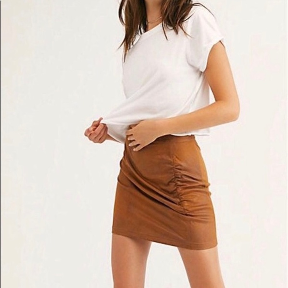 💋New Listing💋NWT Free People Rumi Ruched Skirt - Picture 6 of 6